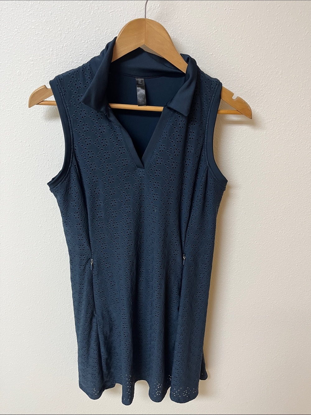 Kyodan Sleeveless Eyelet Polo Dress in Navy women’s size M